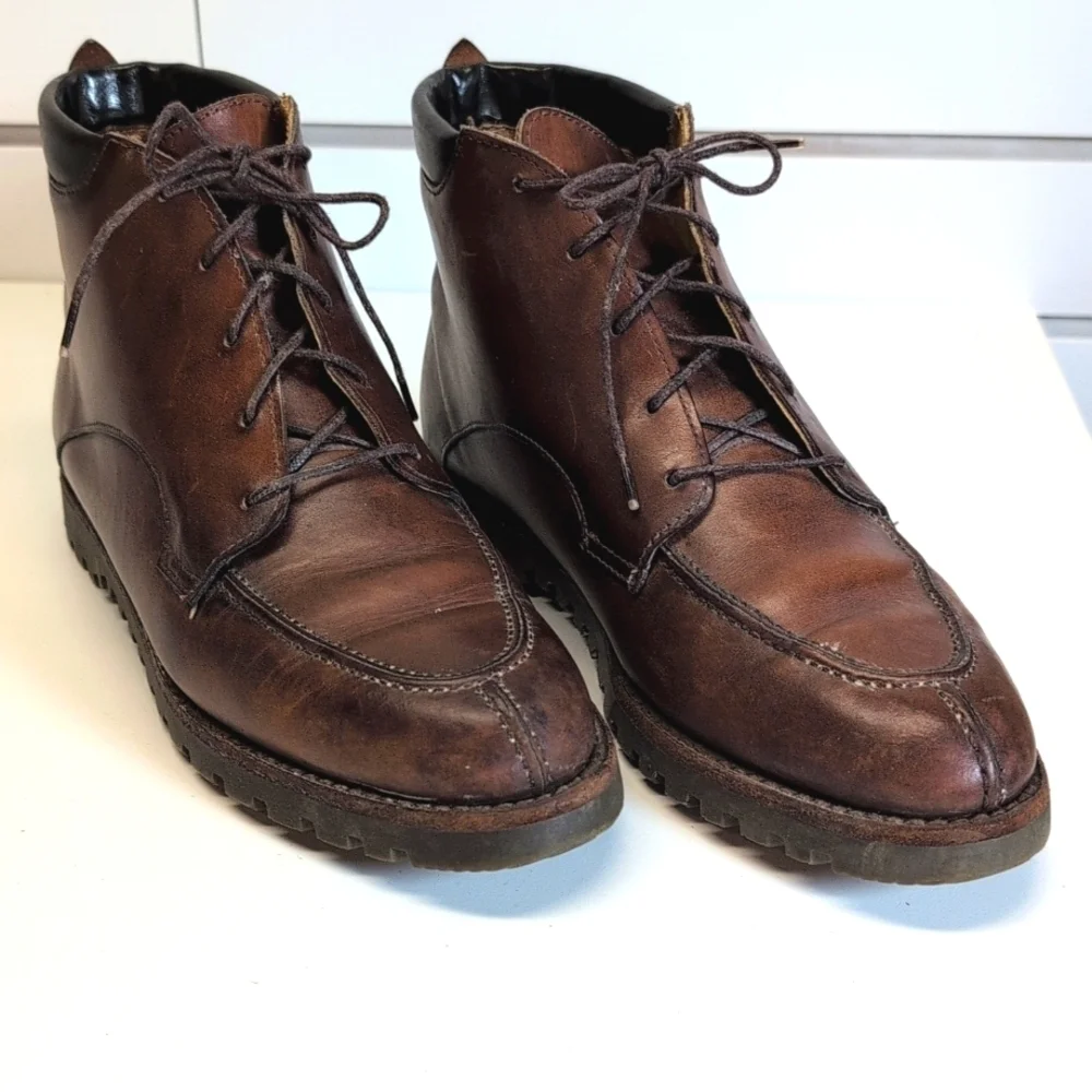 Cole Haan Country VTG Chukka Boot Vibram Sole 8.5 brown EUC